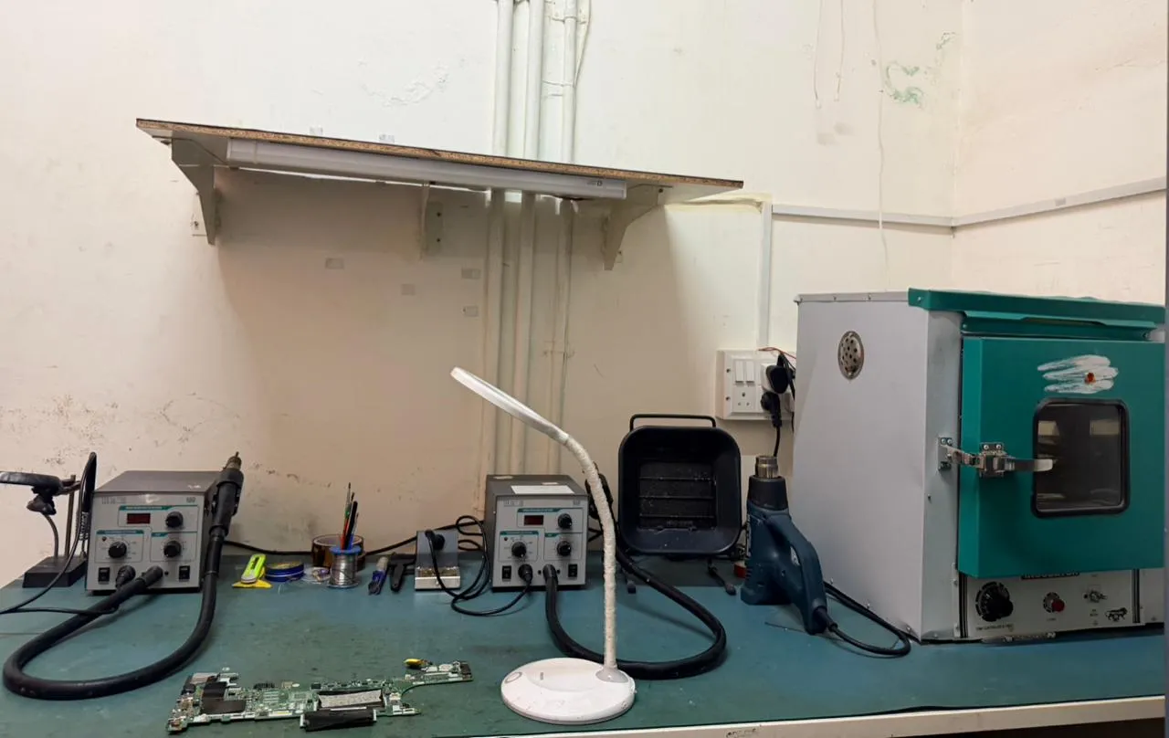 Soldering & reflow bench with motherboard